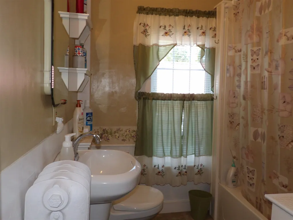 20 Russell Street Franklin NH 03235