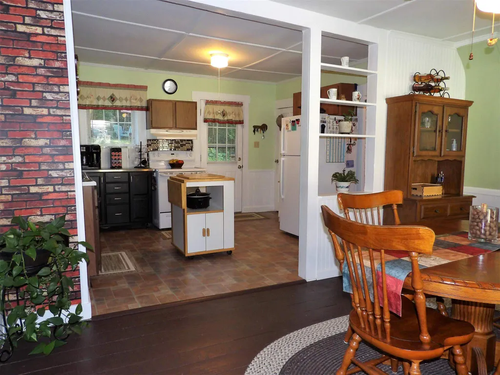 20 Russell Street Franklin NH 03235