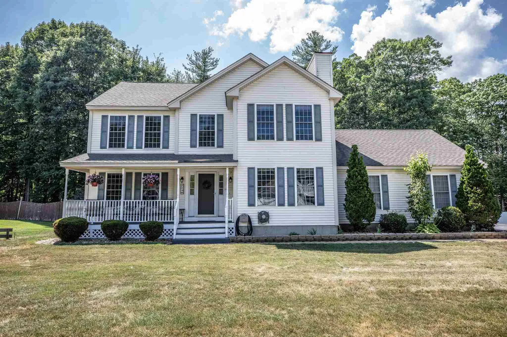 14 Lennox Street Hooksett NH 03106