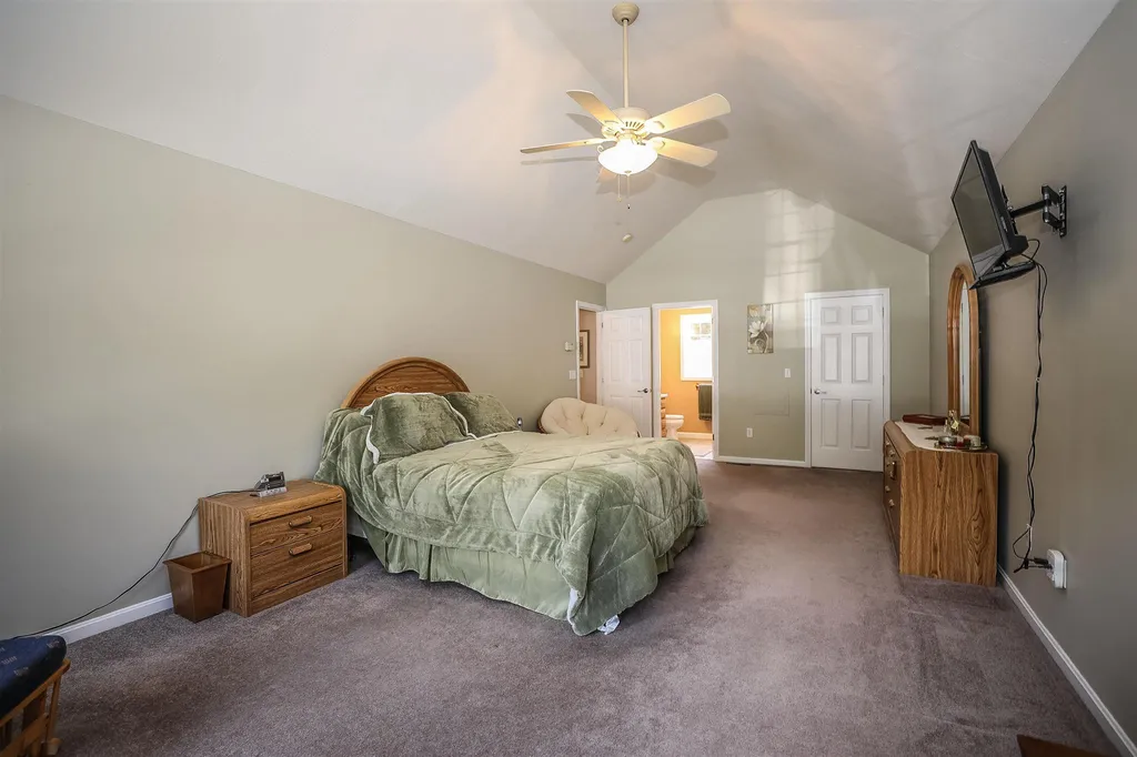 14 Lennox Street Hooksett NH 03106