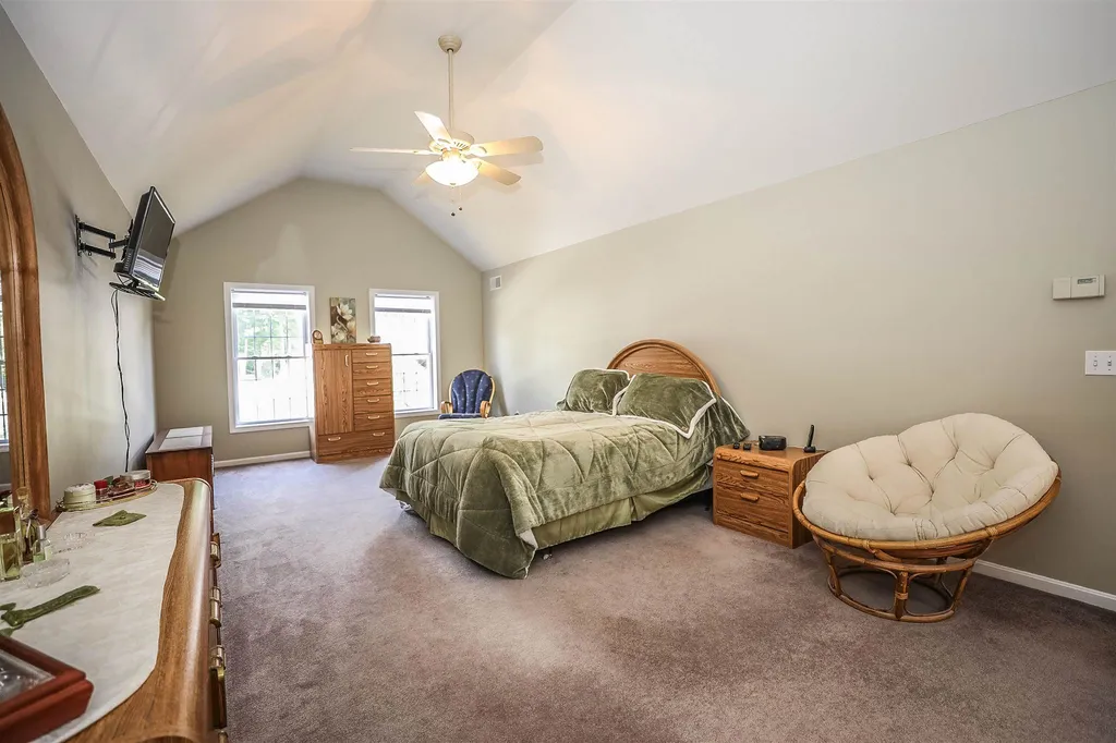 14 Lennox Street Hooksett NH 03106