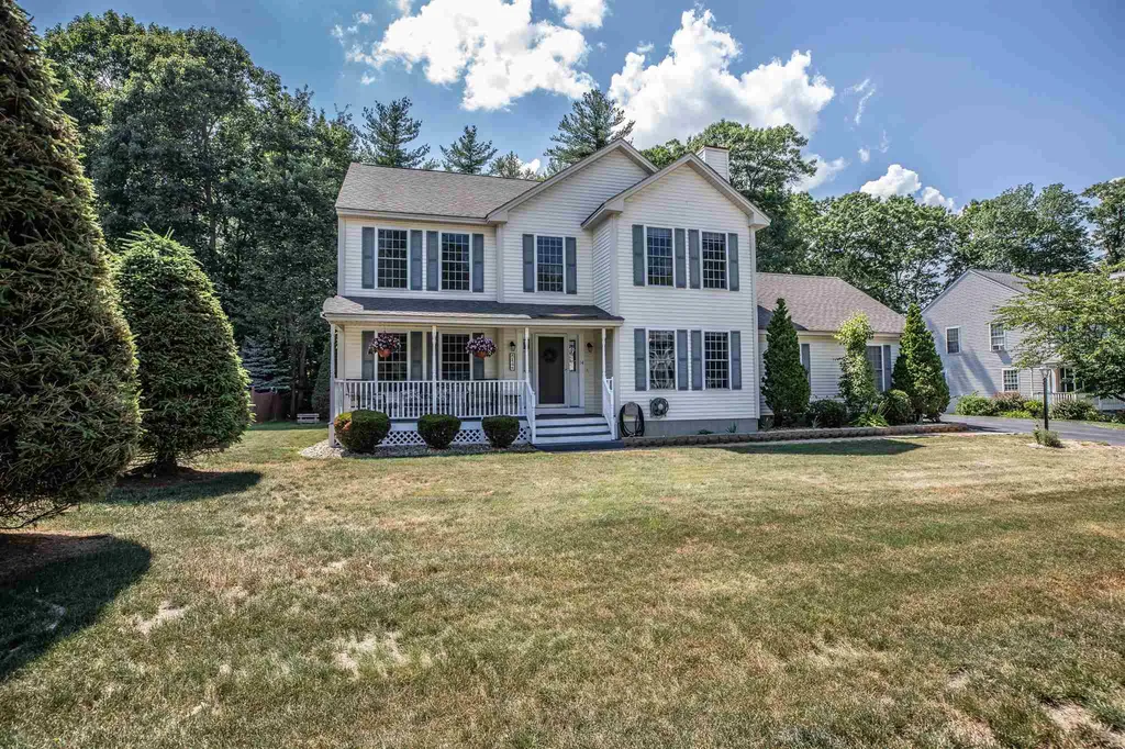 14 Lennox Street Hooksett NH 03106