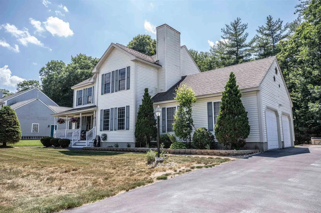 14 Lennox Street Hooksett NH 03106