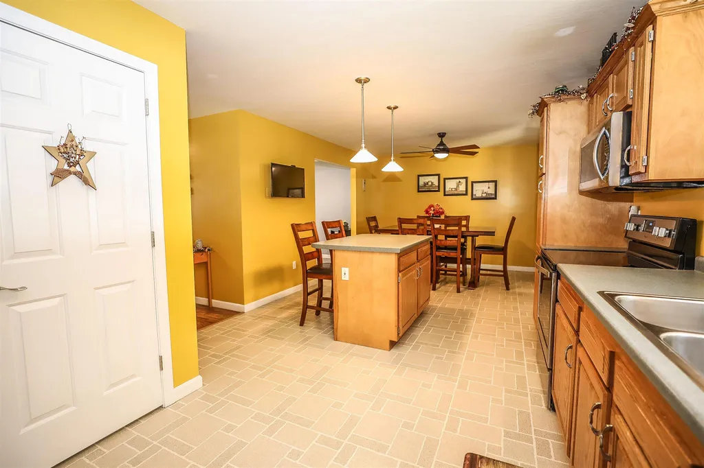 14 Lennox Street Hooksett NH 03106