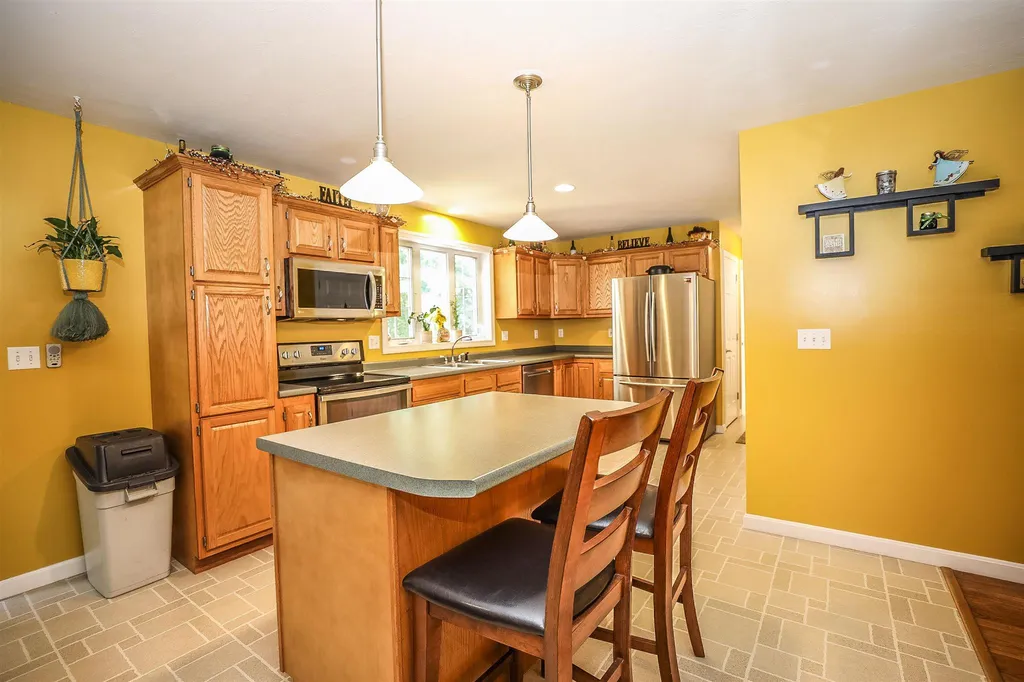 14 Lennox Street Hooksett NH 03106