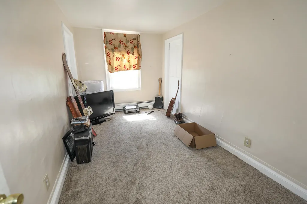 38 Washington Street Claremont NH 03743