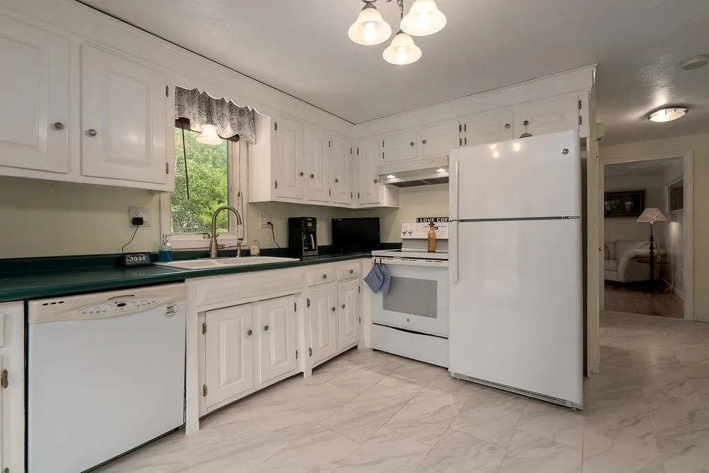 349 Main Dunstable Road Nashua NH 03062