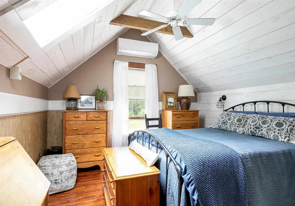 70 Crabapple Lane Hyde Park VT 05655