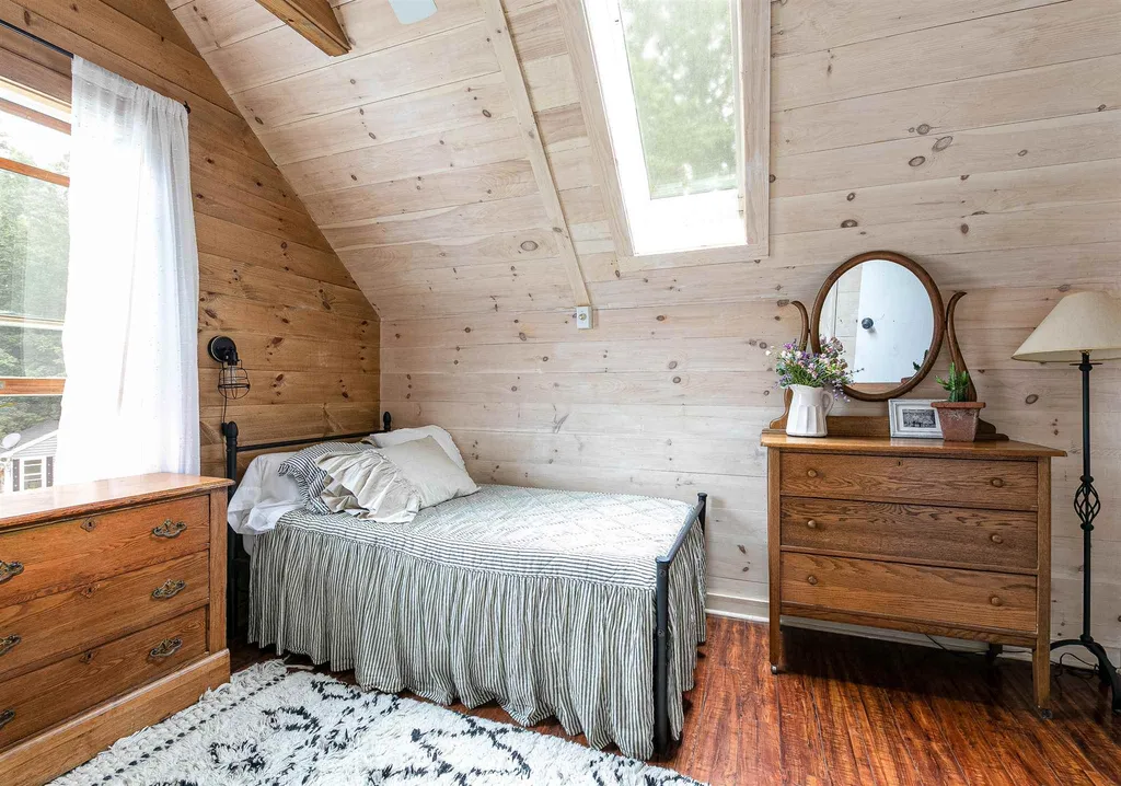 70 Crabapple Lane Hyde Park VT 05655