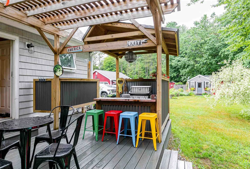 70 Crabapple Lane Hyde Park VT 05655