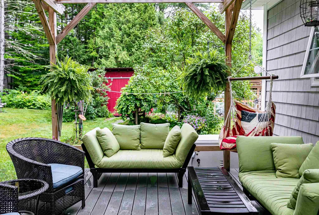 70 Crabapple Lane Hyde Park VT 05655