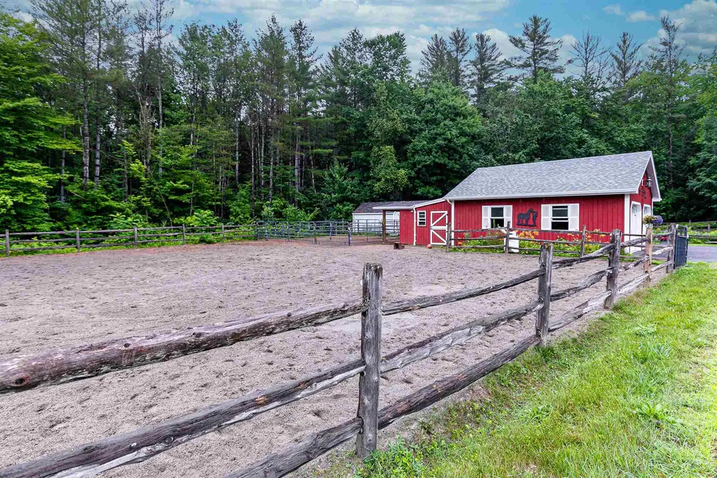 70 Crabapple Lane Hyde Park VT 05655
