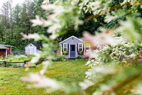 70 Crabapple Lane Hyde Park VT 05655