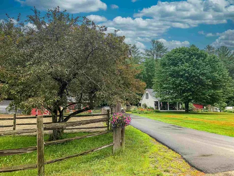 70 Crabapple Lane Hyde Park VT 05655