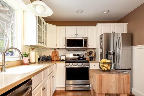 70 Crabapple Lane Hyde Park VT 05655
