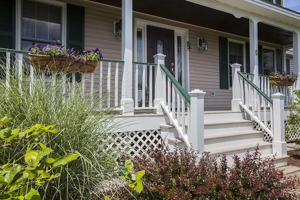 3 Macintosh Drive Londonderry NH 03053