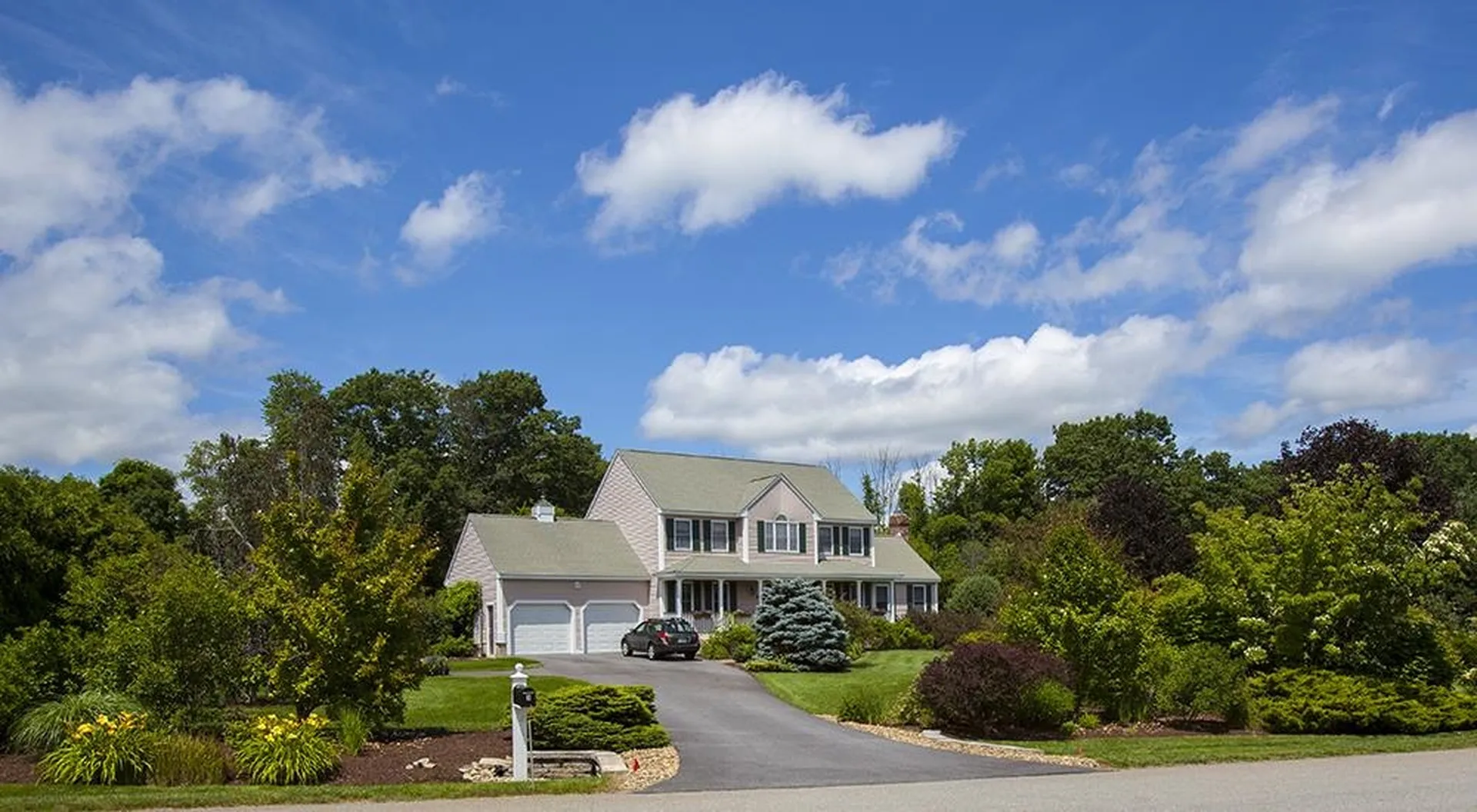 3 Macintosh Drive Londonderry NH 03053