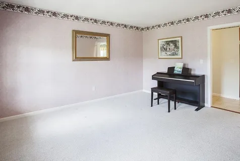 3 Macintosh Drive Londonderry NH 03053