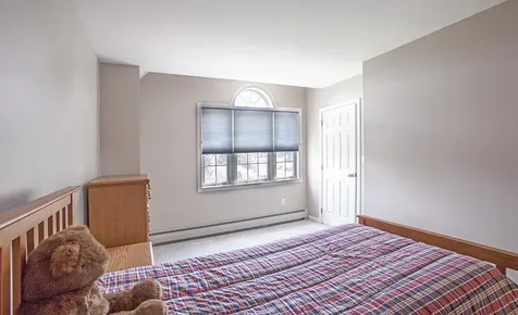 3 Macintosh Drive Londonderry NH 03053