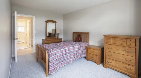 3 Macintosh Drive Londonderry NH 03053