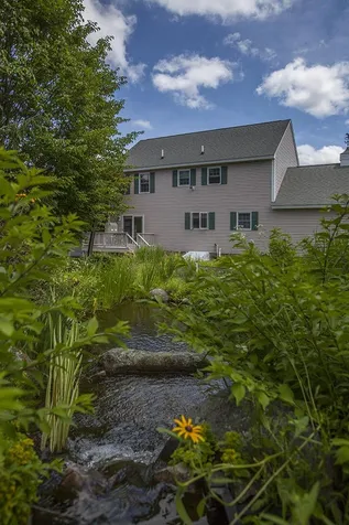 3 Macintosh Drive Londonderry NH 03053