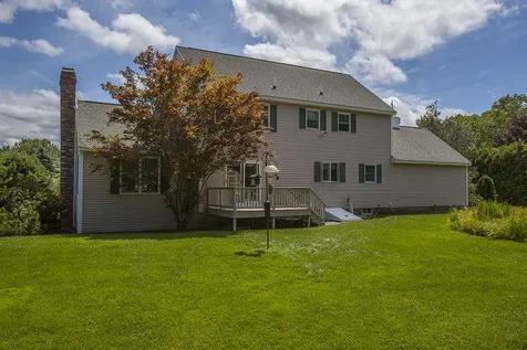 3 Macintosh Drive Londonderry NH 03053