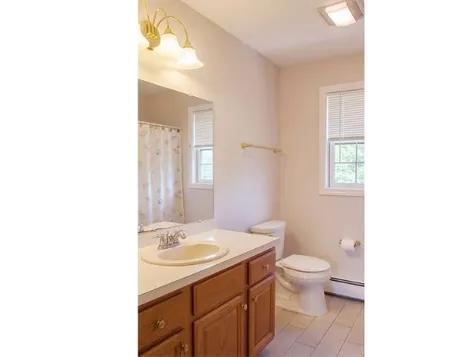3 Macintosh Drive Londonderry NH 03053
