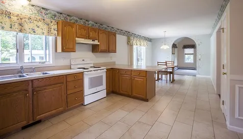 3 Macintosh Drive Londonderry NH 03053