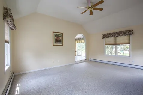 3 Macintosh Drive Londonderry NH 03053