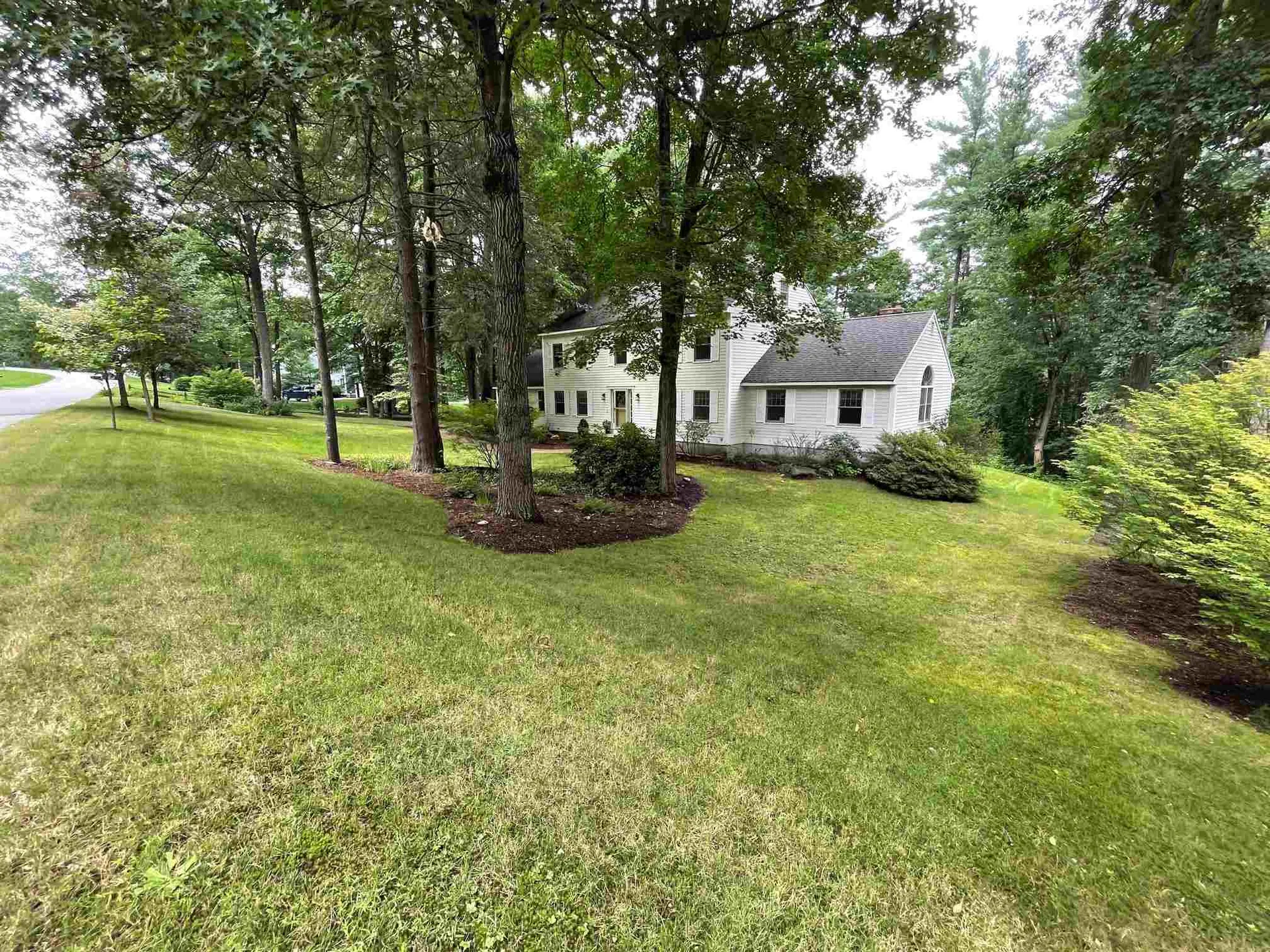 7 Wallace Circle Londonderry NH 03053