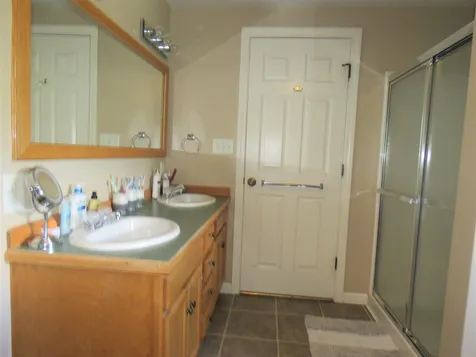 20 Apple Lane Glover VT 05839