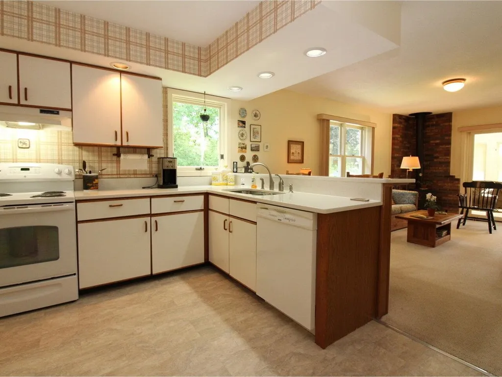 26 Cabot Drive Essex VT 05452