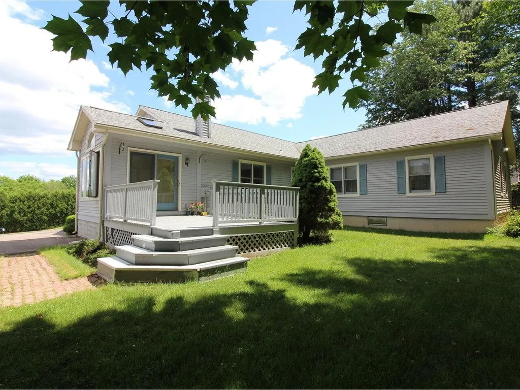 26 Cabot Drive Essex VT 05452