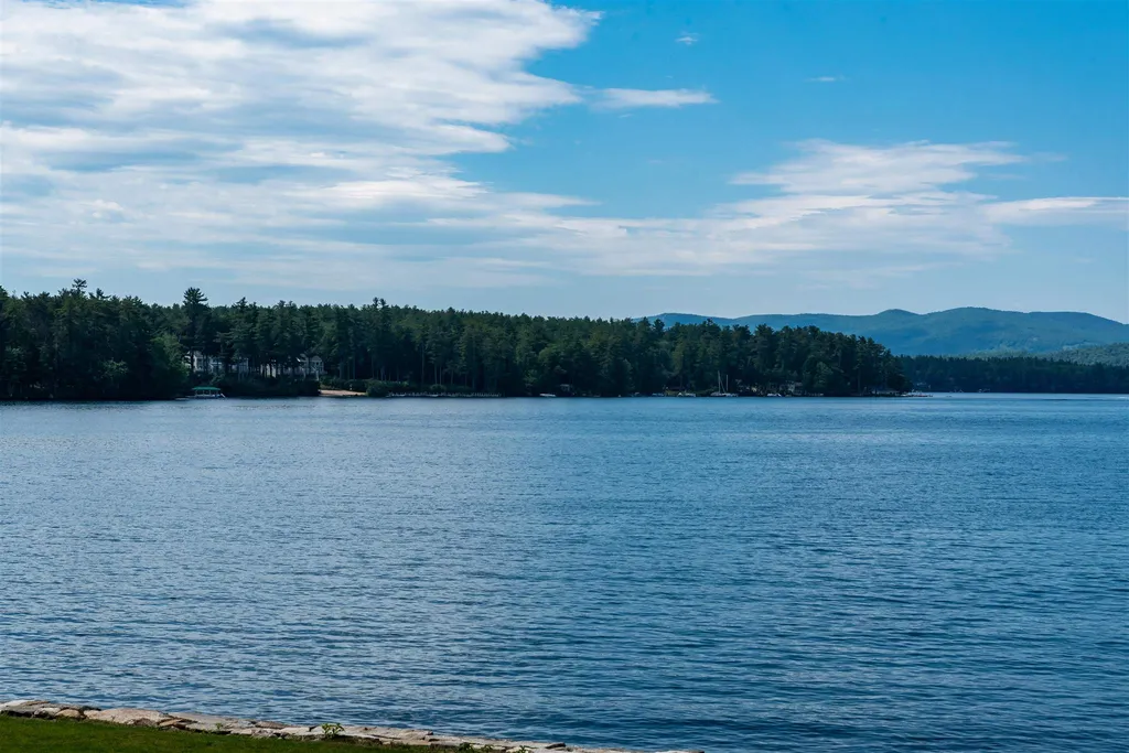 35 Robin Acres Drive Wolfeboro NH 03894