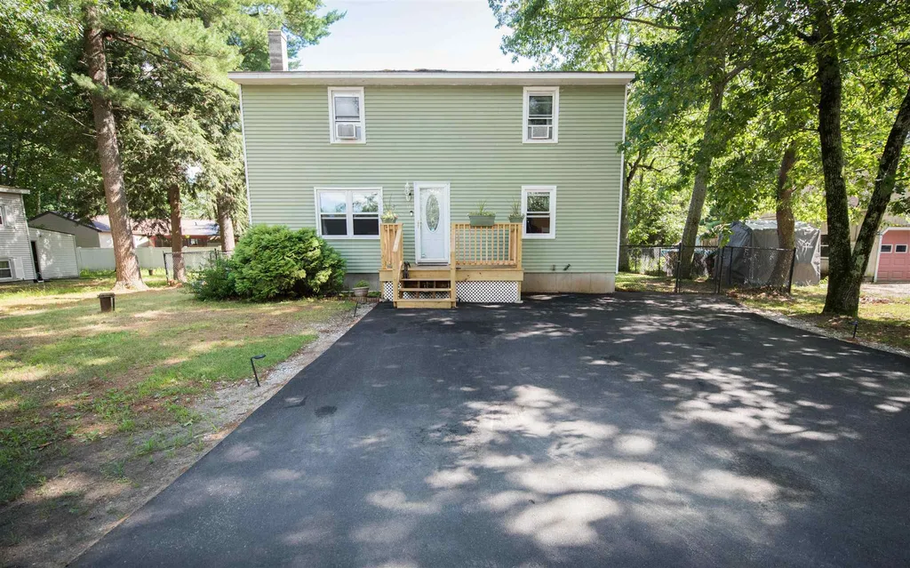 12 Riverside Drive Fremont NH 03044