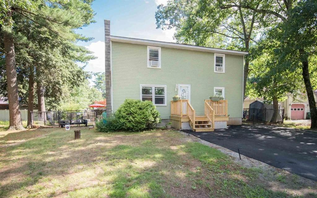 12 Riverside Drive Fremont NH 03044