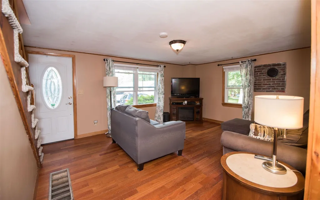 12 Riverside Drive Fremont NH 03044