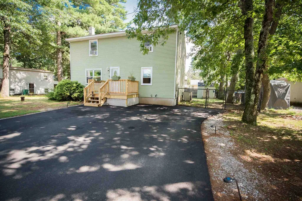 12 Riverside Drive Fremont NH 03044