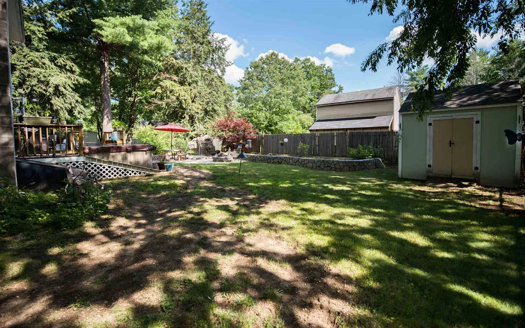 12 Riverside Drive Fremont NH 03044