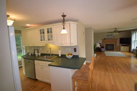 29 Great Pond Road Kingston NH 03848