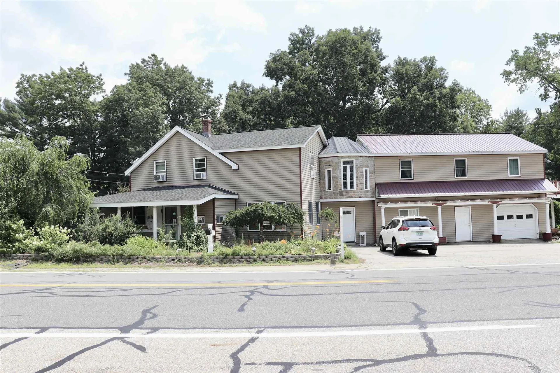 904 W Hollis Street Nashua NH 03062