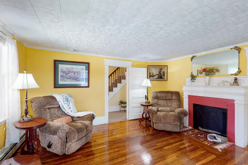 31 Academy Square Laconia NH 03246