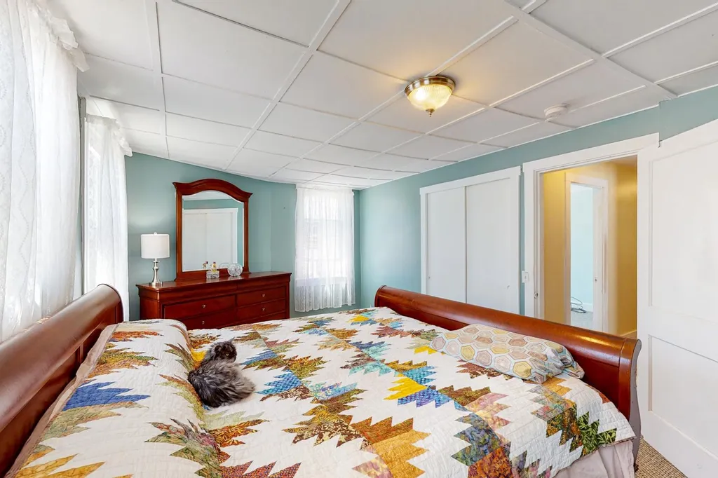 31 Academy Square Laconia NH 03246
