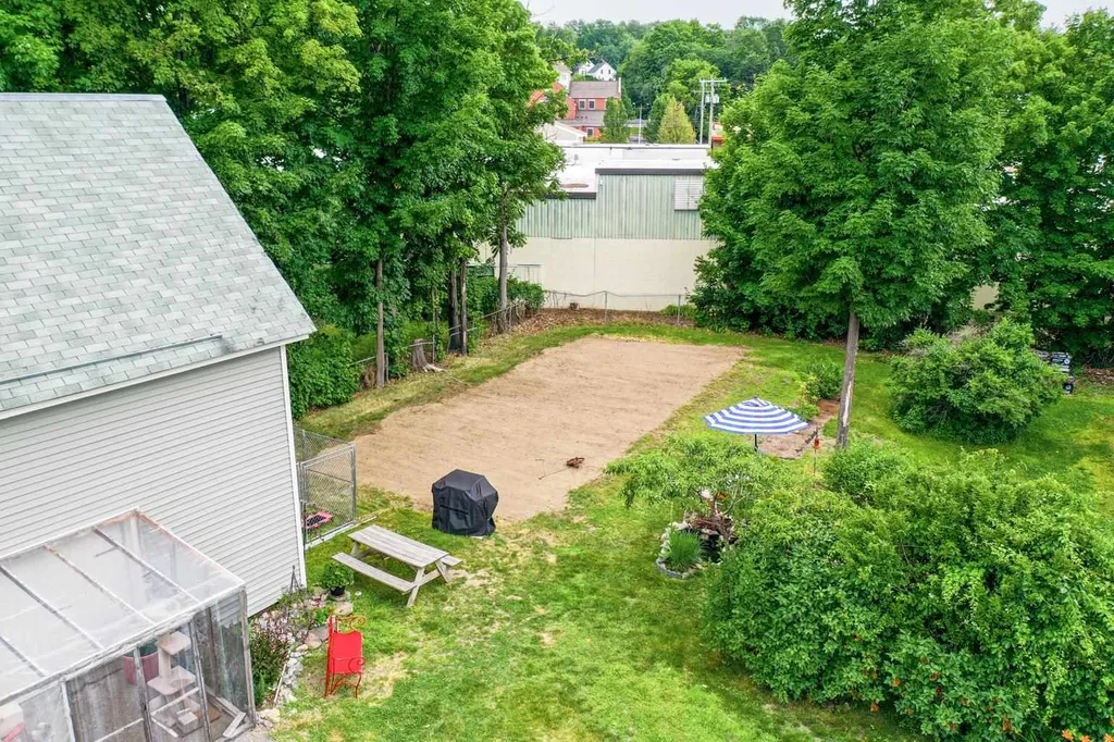 31 Academy Square Laconia NH 03246
