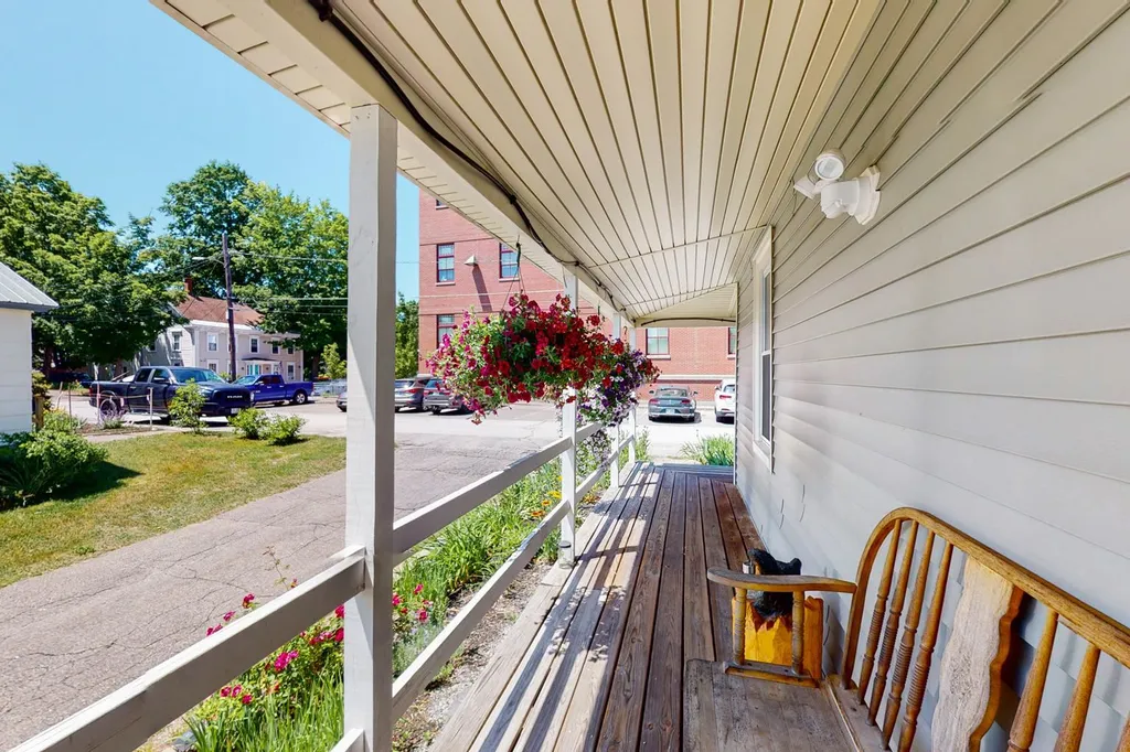 31 Academy Square Laconia NH 03246