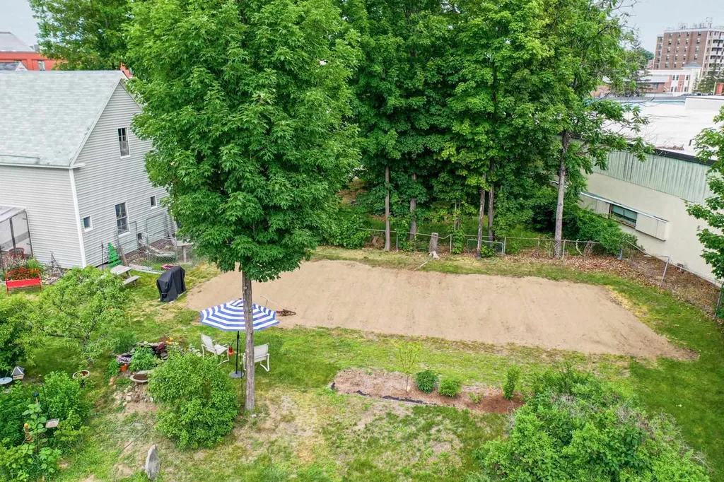 31 Academy Square Laconia NH 03246