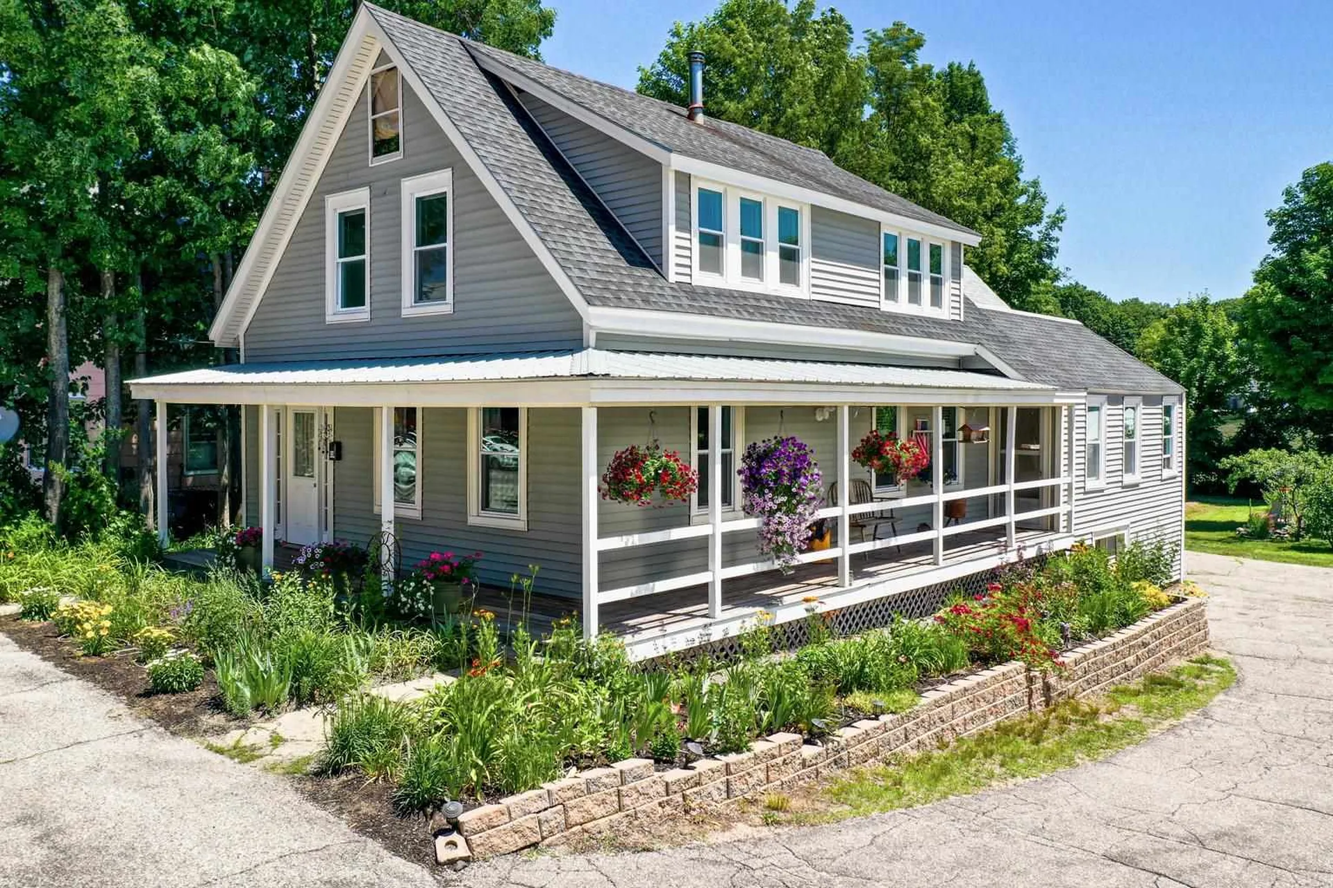 31 Academy Square Laconia NH 03246