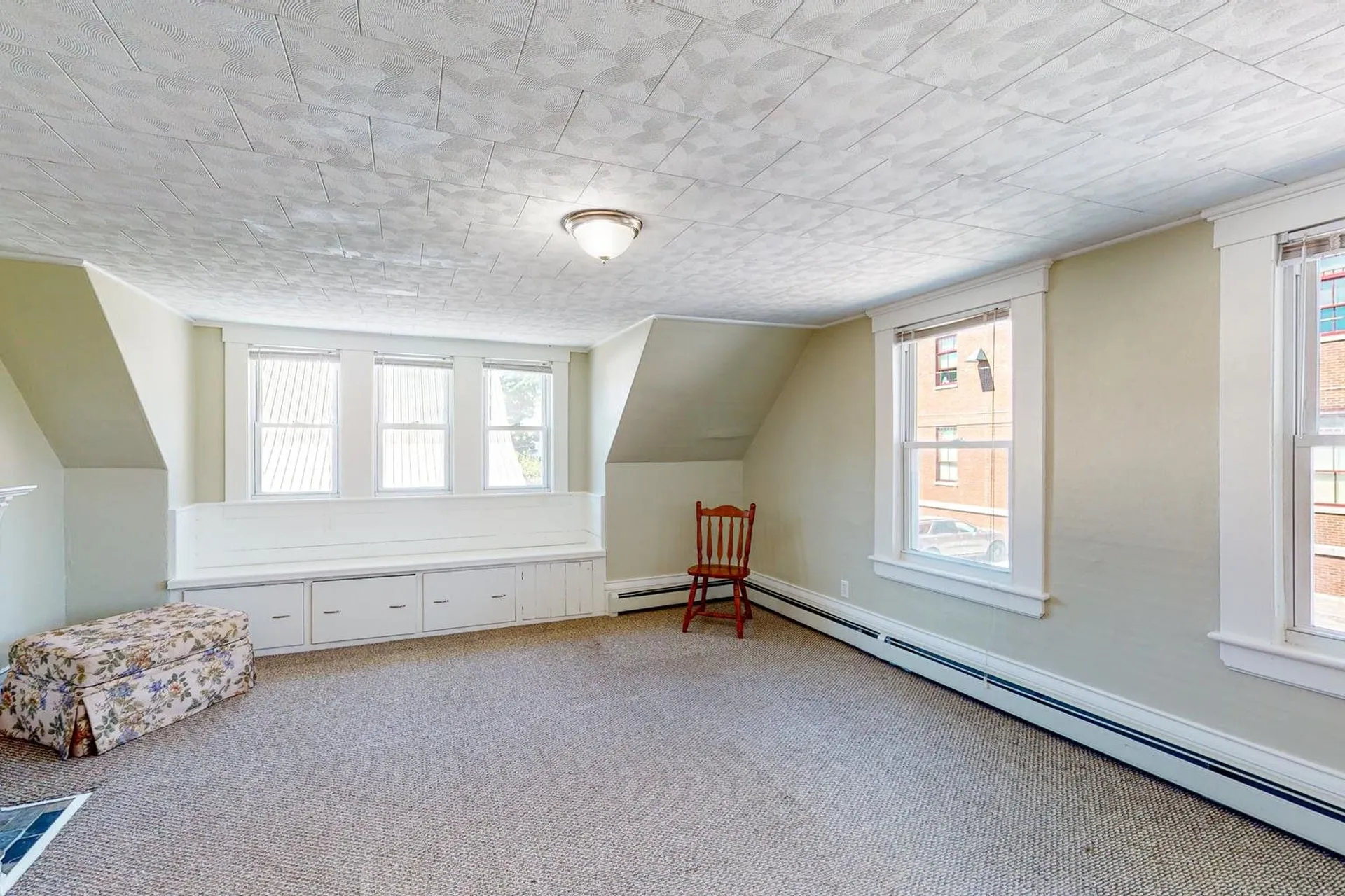 31 Academy Square Laconia NH 03246