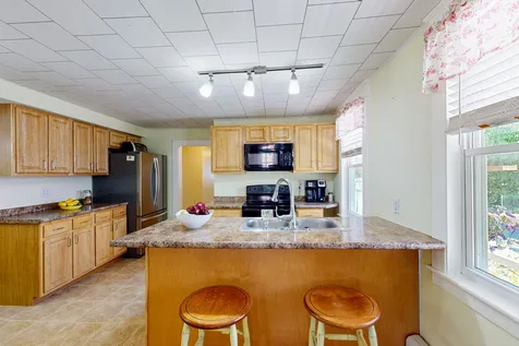 31 Academy Square Laconia NH 03246