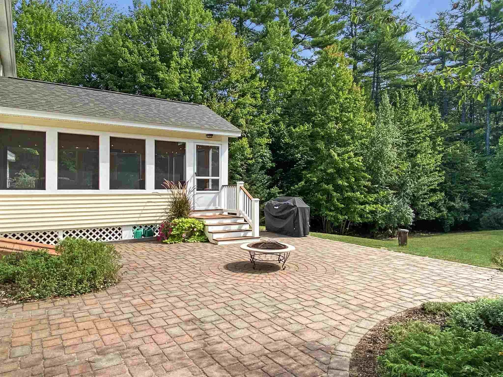 4 Fox Meadow Drive Bow NH 03304